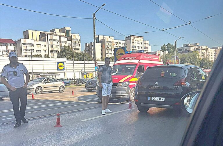 Un pieton băut a fost lovit de un autoturism, la Lidl Nicolina - FOTO