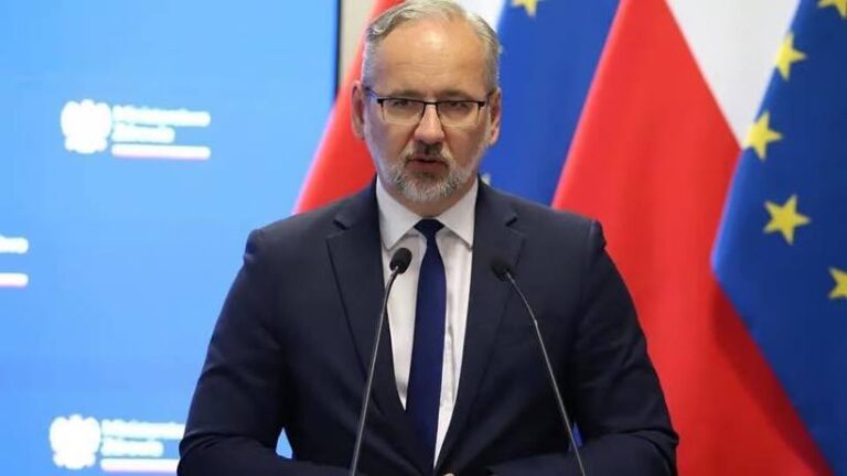 Polonia: Fostul ministru al sănătăţii, bătut din cauza politicilor sale din pandemia de COVID