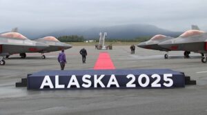 Summit Alaska: Scena şi covorul roşu îi așteaptă pe Trump şi Putin. Mesajul reuniunii: „În căutarea păcii”