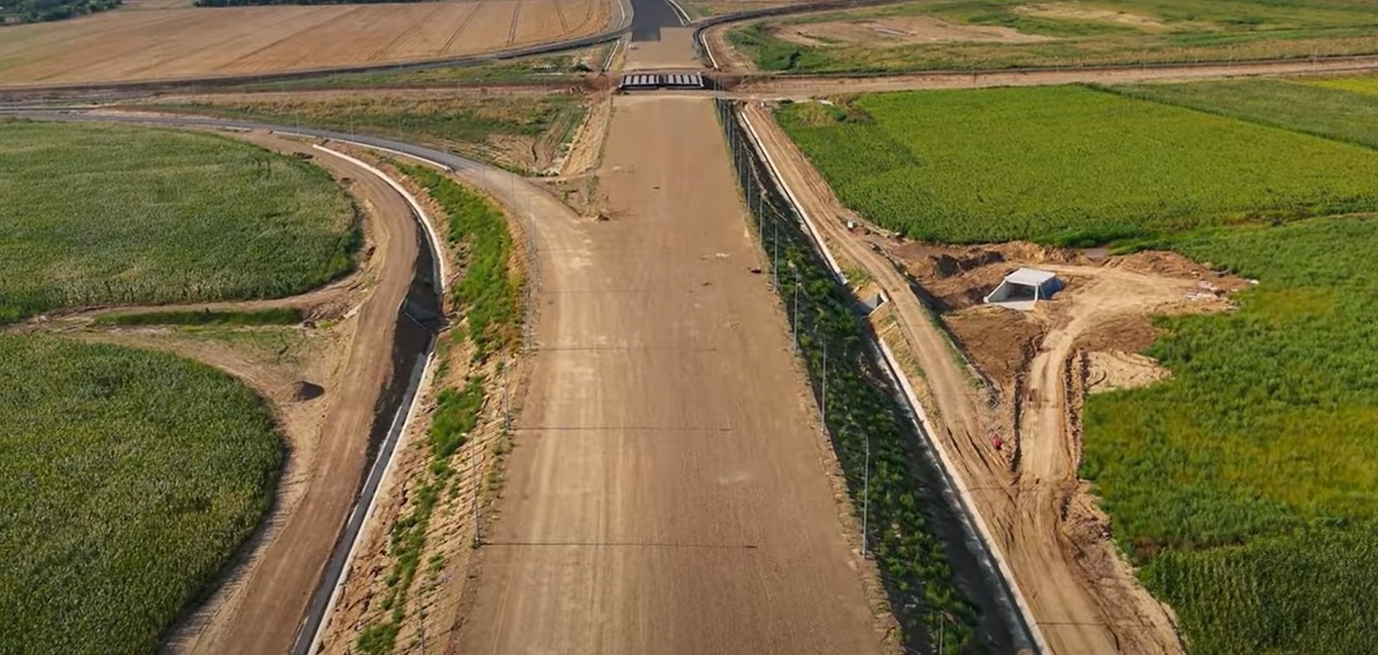Imagini de pe șantierul pustiu A7 Focșani – Bacău: lucrările, oprite din cauza blocajului financiar/VIDEO