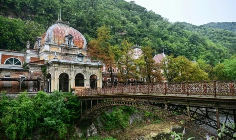 Dosarul devalizării Băilor Herculane: Cazinoul și clădiri istorice revin în proprietatea statului