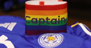După 10 ani, căpitanii echipelor din Premier League nu vor mai purta banderole în culorile curcubeului