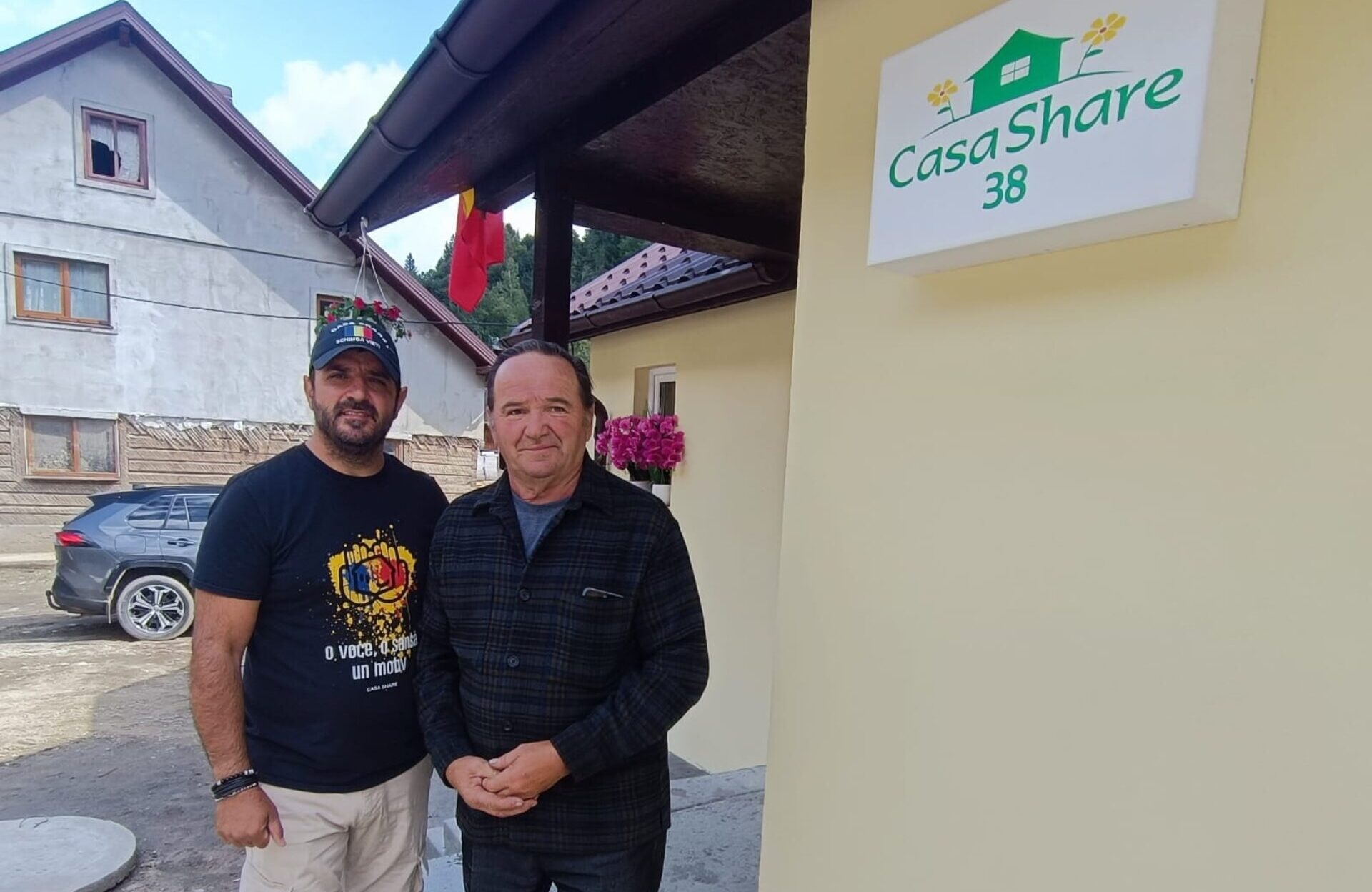  Bogdan Tănasă, ieșeanul care readuce speranța: a predat casa cu numărul 38 unei familii din Broșteni, rămasă fără nimic după inundații