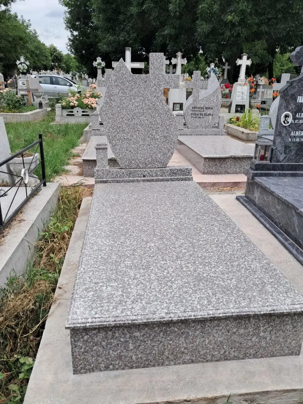 Ieșenii nu scapă de prețuri mari și inflație nici în Lumea de Apoi. Cel mai scump loc de veci a ajuns 25.000 euro. Care mai sunt prețurile în cimitire?