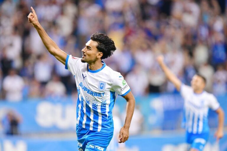 Victorie clară a Craiovei cu Trnava (3-0). Cu ce formație s-a chinuit echipa lui Becali