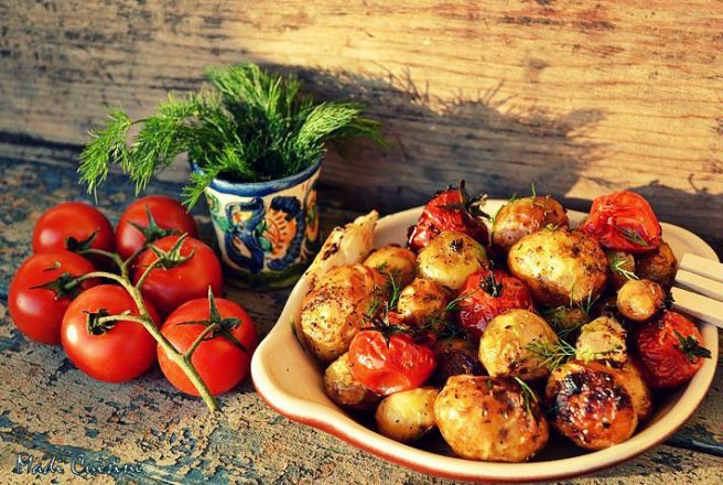 Potrivit unui nou studiu, cartoful modern își are originea în tomate