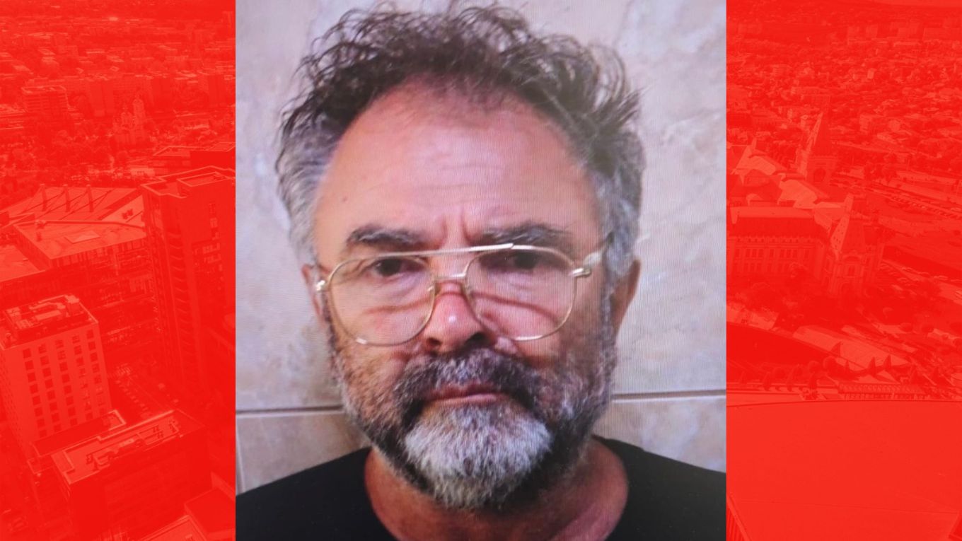 Un deținut care era transportat la Jilava a evadat după ce a sărit dintr-o ambulanță a ANP Botoşani pe A7, în apropiere de Bacău