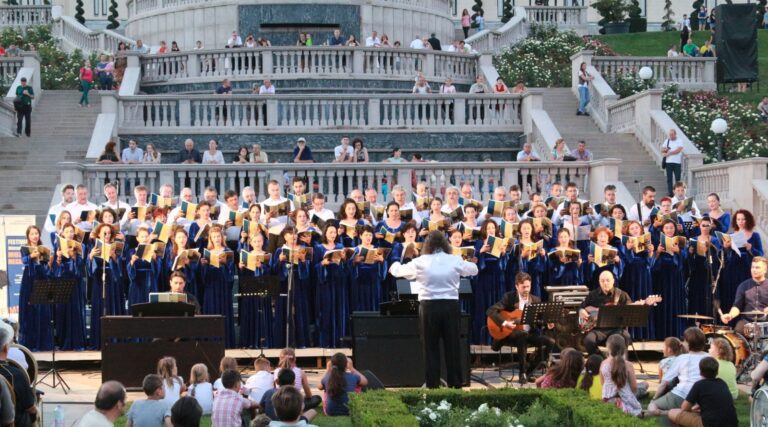 Concerte în aer liber cu Filarmonica Moldova: corul academic și muzică de film la Amfiteatrul Palas. Intrarea liberă