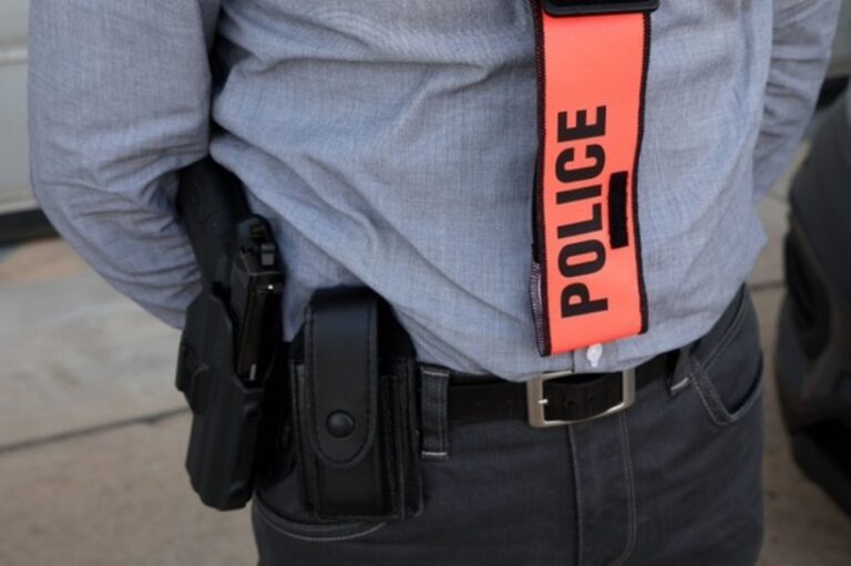 Un mort, cinci răniţi şi trei persoane arestate în Franţa, după ce o maşină loveşte un grup