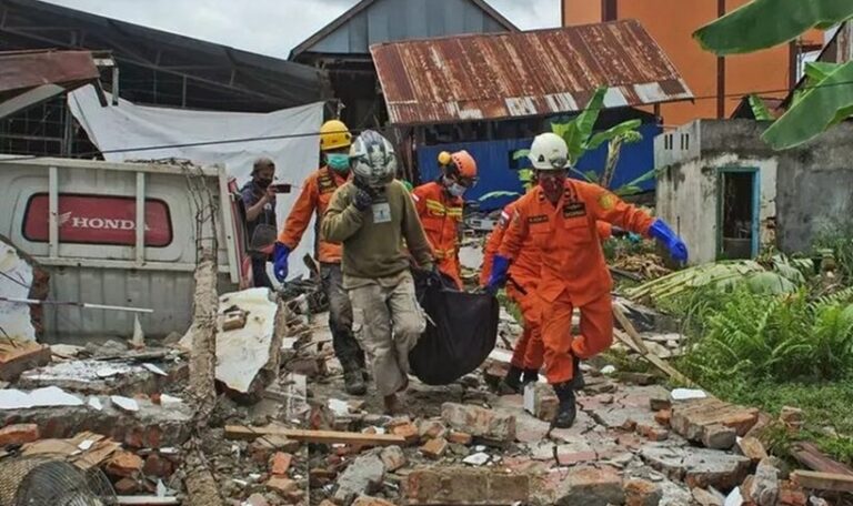 Zeci de răniţi după un cutremur de magnitudine 6,0 în Sulawesi, Indonezia
