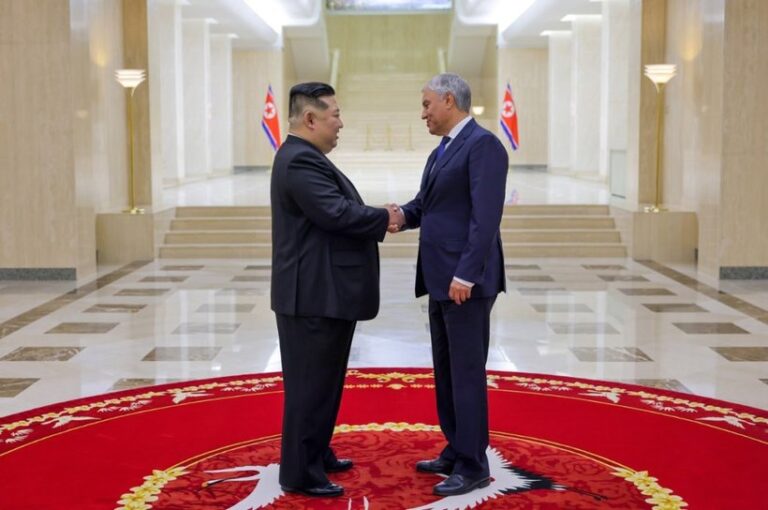 Putin și-a trimis un apropiat să se întâlnească la Phenian cu Kim Jong Un