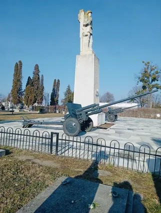 Ieșenii nu scapă de prețuri mari și inflație nici în Lumea de Apoi. Cel mai scump loc de veci a ajuns 25.000 euro. Care mai sunt prețurile în cimitire?