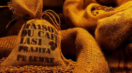 40 UNDER 40 | Povestea tânărului antreprenor ieșean Octavian Luchian, care deține Maison du Cafe, afacerea ce a crescut cu 100% într-un an. „Visul e o fermă proprie, în Kenya”