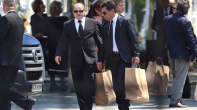 „Probably the best funeral in the world” – Ce bere s-a dat de pomana la înmormântarea lui Ion Iliescu