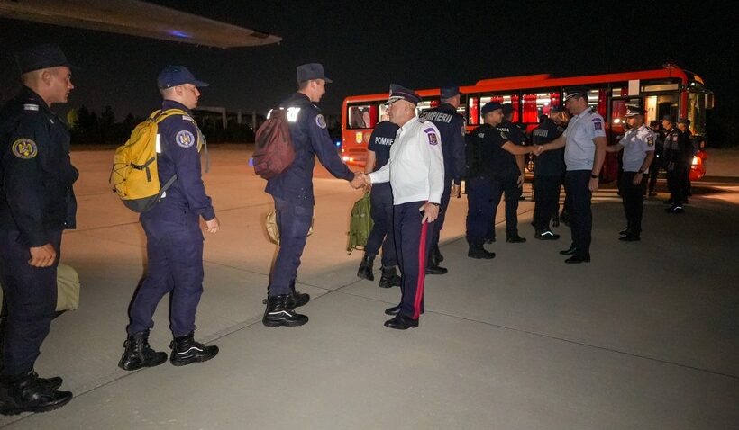  Cei 51 de pompieri români care au acţionat pentru stingerea incendiilor din Spania s-au întors acasă