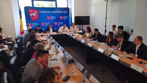 VIDEO | Ședință extraordinară la CJ: finanțări și repartizări de fonduri până la adoptarea bugetului pe anul în curs