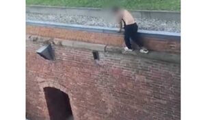 Timiș: Un bărbat a amenințat că se aruncă de pe clădirea Bastionului din Timișoara