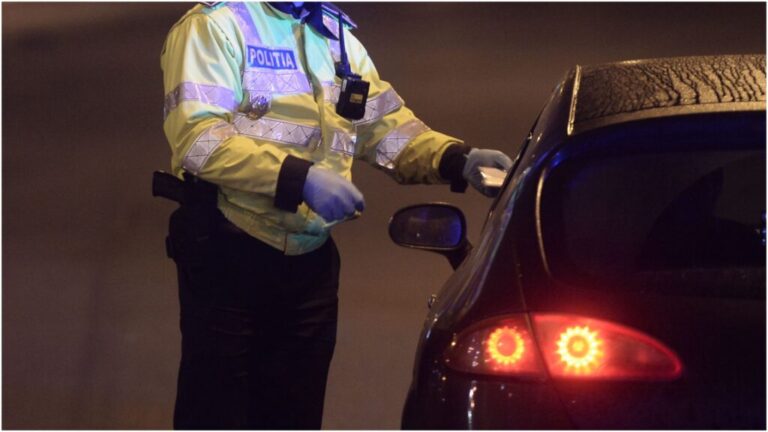 O sutime l-a băgat în belea: a virat pe linie continuă și s-a trezit cu dosar penal!