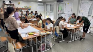 Profesorii care fac adevărate minuni în comunități vulnerabile s-au antrenat la școala de vară în Podu Iloaiei