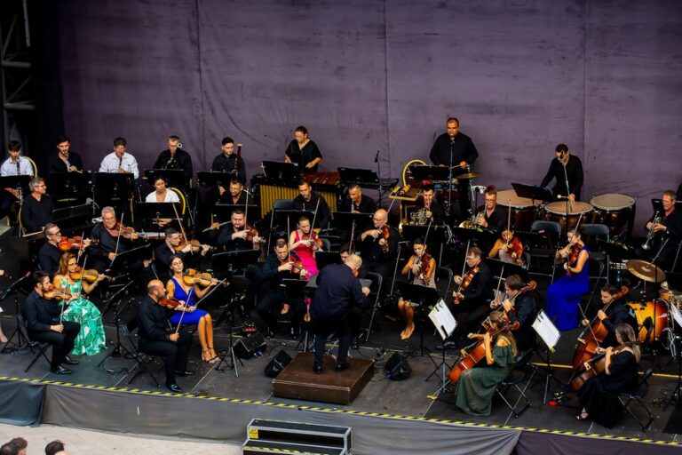 Weekend special, la Palas: deschiderea Stagiunii Estivale a Filarmonicii Moldova, evenimentul caritabil  „BE OUR HERO”, ateliere de robotică și spectacol de  teatru pentru cei mici