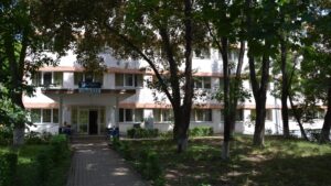 UAIC pune panouri solare pe căminele C12 și C13 din Codrescu de un milion de lei