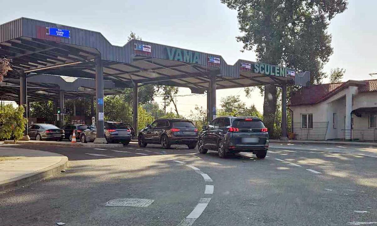 Cât de departe merg trucurile cu acte false? Vezi ce au descoperit acum polițiștii din Iași