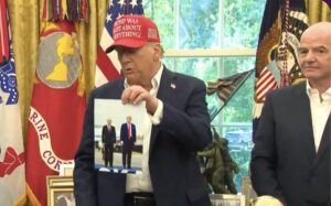 Cupa Mondială din 2026: Dacă voi considera că există o problemă de securitate, îl voi suna pe Gianni Infantino pentru a muta meciurile, spune Trump