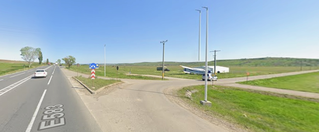 Teren imens, cât pentru un parc industrial, scos la vânzare pe Europeană, lângă avion. Cine e vânzătorul?