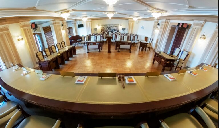 CCR a publicat motivarea pe legea pensiilor magistraţilor: Guvernul nu a solicitat avizul CSM, ceea ce este contrar Constituţiei