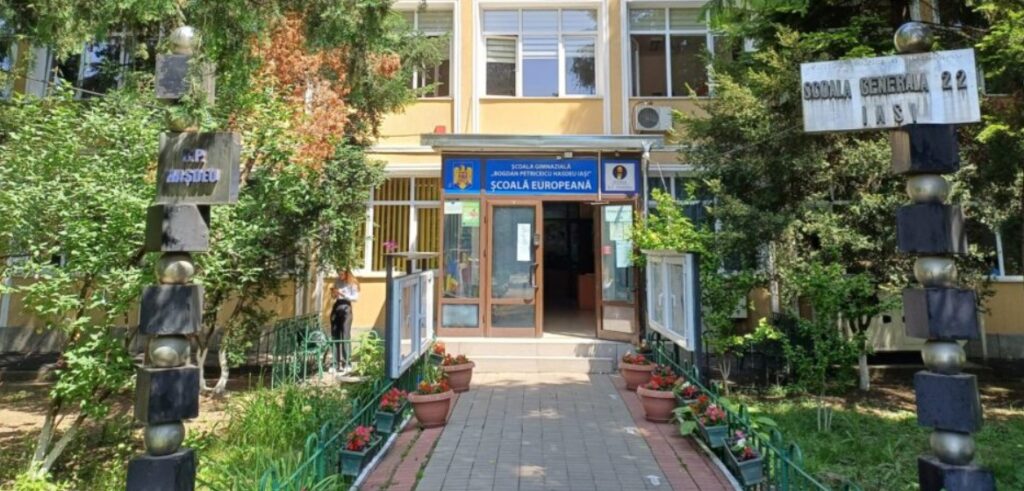  UPDATE Elevă de clasa a VII-a din Iași de la școală cu renume ajunsă la spital după ce a fumat un vape cu substanțe interzise. I s-a făcut rău în timpul orei