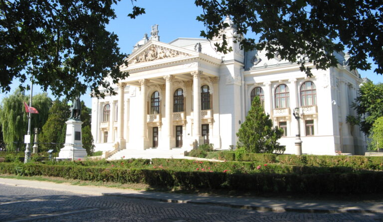 După fiascoul din urmă cu o lună, se reia concursul de manager pentru Opera din Iași: se mai înscriu toți candidații?