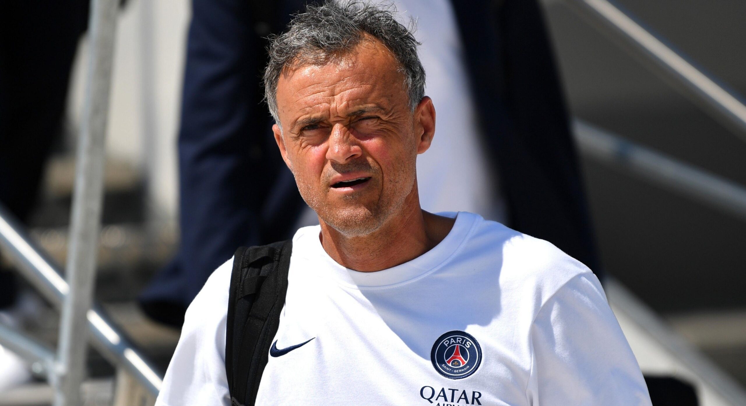 Antrenorul echipei Paris Saint-Germain a căzut de pe bicicletă şi are nevoie de operaţie