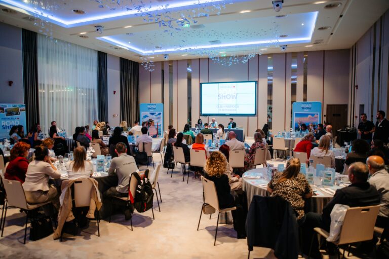 Paralela45 lansează oferta verii 2026 într-un roadshow național, prezentând avantajele rezervării unei vacanțe în primele săptămâni de la lansare