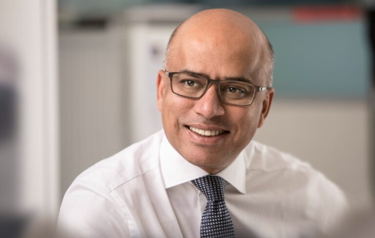 Sanjeev Gupta, patronul combinatului siderurgic de la Galați, își vinde vila din Dubai pentru a salva afacerile din UK