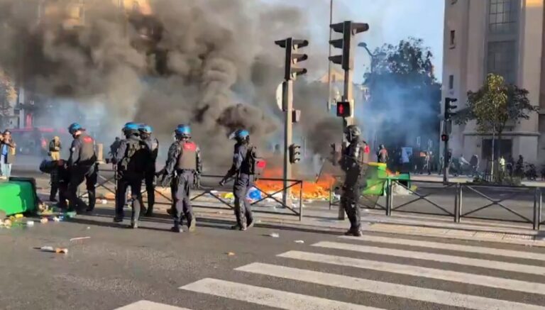 Franţa: Protestele „Blocaţi totul” n-au avut efectul scontat. Aproape 500 de persoane au fost arestate