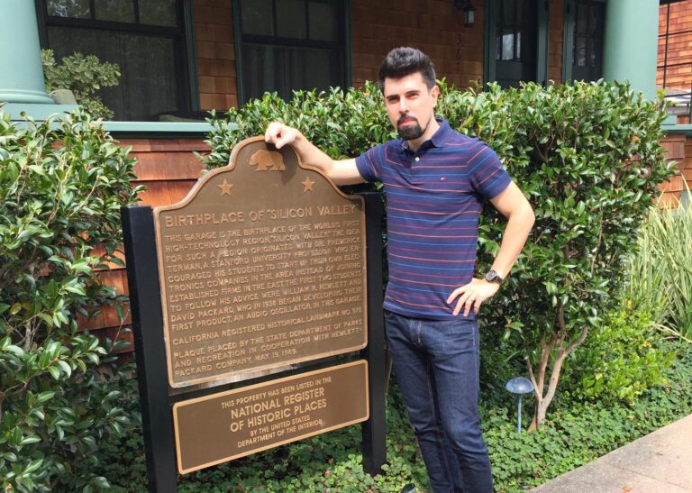 40 UNDER 40 | Carieră începută la păcănele și continuată cu clienți din Top Fortune 500. Povestea fascinantă a lui Cătălin Rață, fondatorul Logarithmic