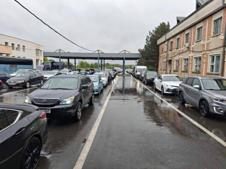 Un cunoscut analist politic, revoltat de cât a stat în vamă la Sculeni. „Amintiri din altă lume. Faceți ceva! Prea mult pentru ambițiile de apropiere”