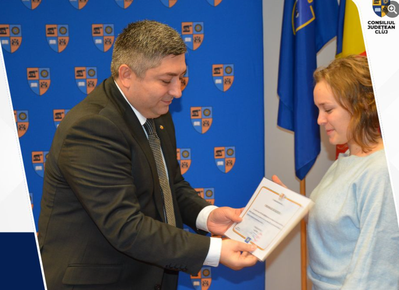 Elevii din Cluj cu media zece la Evaluarea Națională 2025 vor fi recompensați cu câte 10.000 de lei