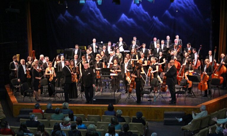 Două seri de muzică simfonică la Iași. Filarmonica „Moldova” deschide luna octombrie cu Beethoven, Bruch, Șostakovici și Schubert