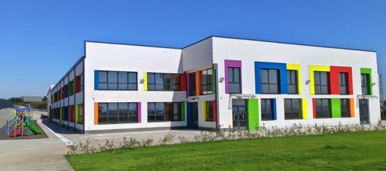 O achiziție discutabilă - Primăria Miroslava cumpără de urgență de la un investitor privat cu 30 de milioane de lei un complex preșcolar