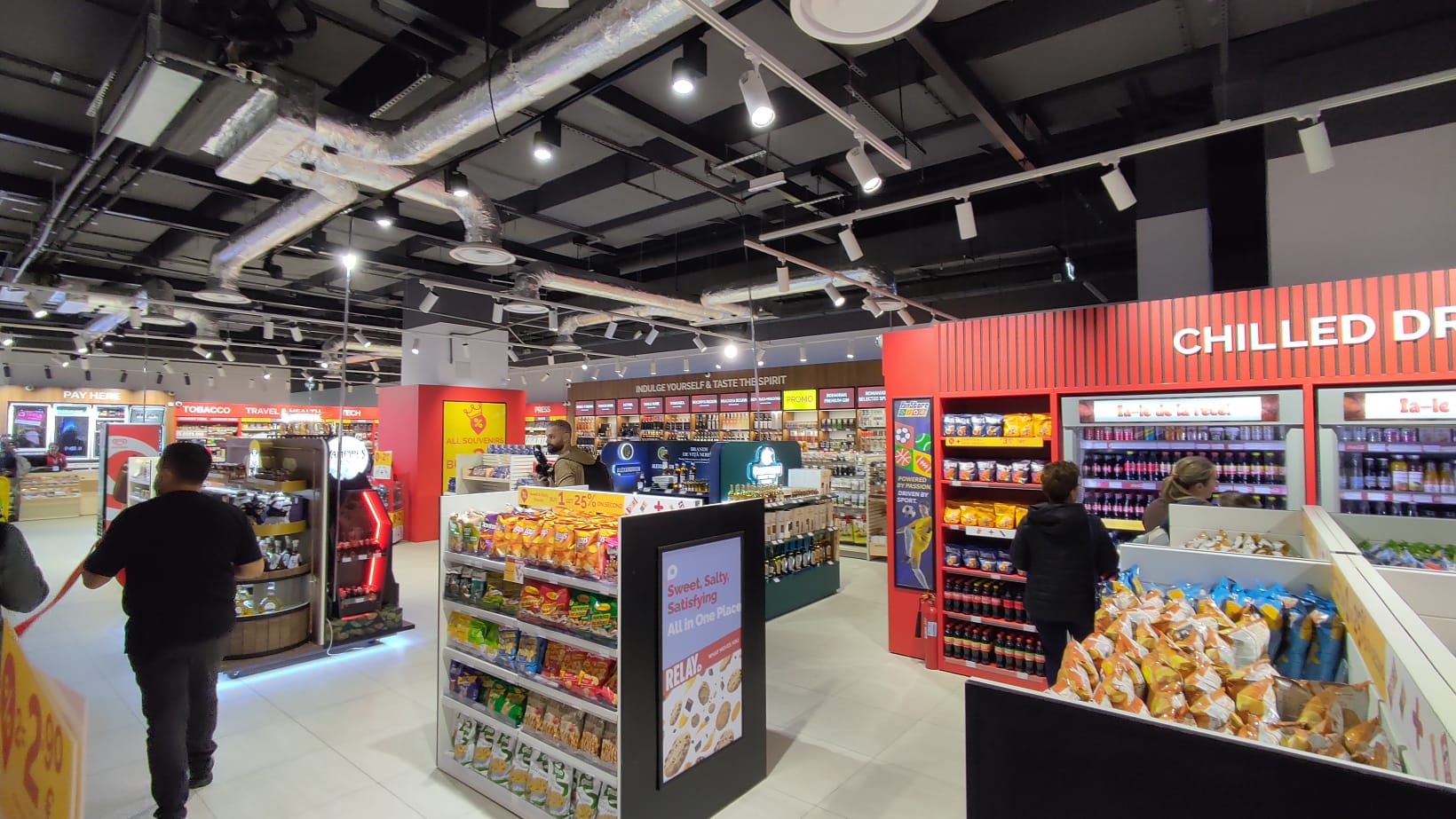  Cafenele, restaurante, magazine noi la Aeroportul Iași. „S-au dat” aproape trei sferturi din spațiile comerciale ale celui mai nou terminal de pasageri