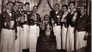 ALCOOLUL UCIDE | Istoria conviețuirii alcoolului cu românii: statistici crunte de acum un secol. La Iași rachiul ucidea peste 100 de oameni pe an. Lecții de la 1900 și realități de astăzi, la fel de dureroase