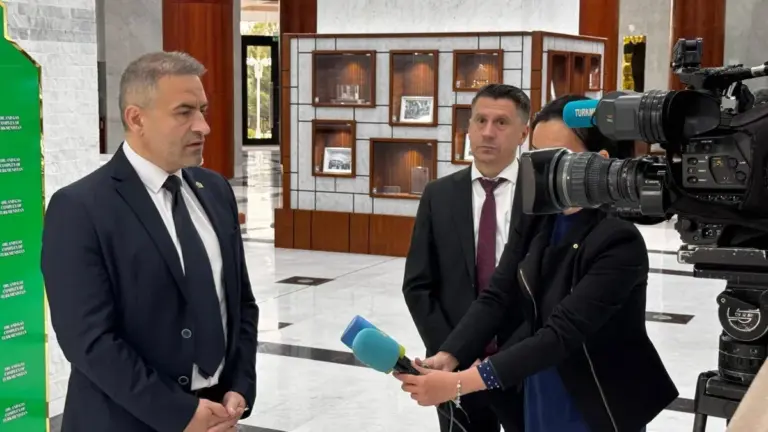 Un fost lăcătuș mecanic, acum secretar de stat, și șeful lui de cabinet, în CA-ul Nuclearelectrica