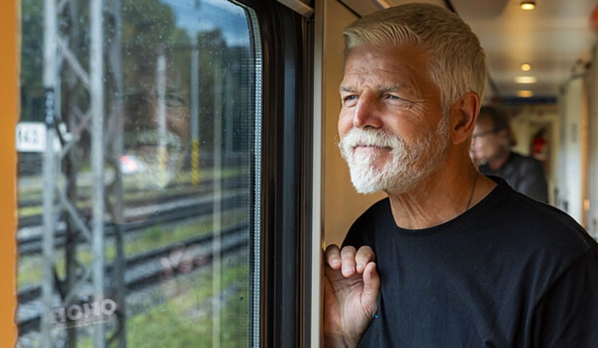 UPDATE Președintele Cehiei, în vizită neoficială în România... pe motocicletă. A trecut și prin Iași. „Oameni plăcuți și locuri frumoase”