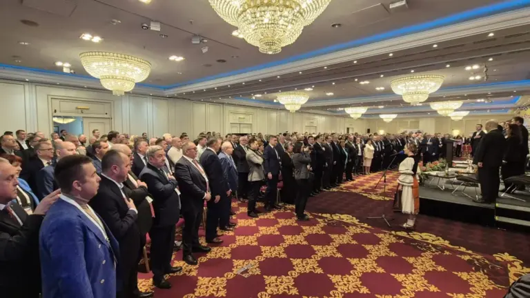 Primarii din Botoșani au învățat de la magistrați: dau statul în judecată pentru salarii mai mari