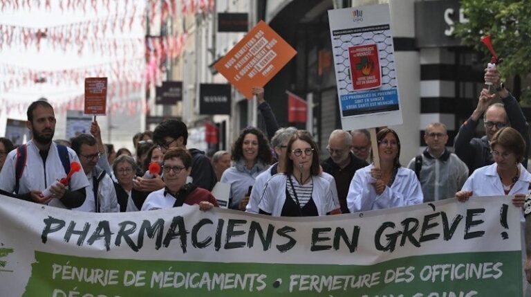 Franţa nu a fost blocată, anunță ministrul de interne după o zi de proteste şi greve împotriva austerităţii