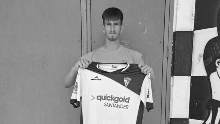 Portarul de 19 ani al unui club spaniol a murit în urma unui traumatism la cap suferit în timpul unui meci