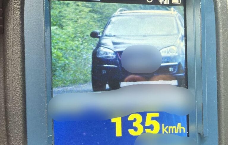 Razie de amploare la Hârlău: 21 de șoferi au rămas fără permise, majoritatea pentru viteză