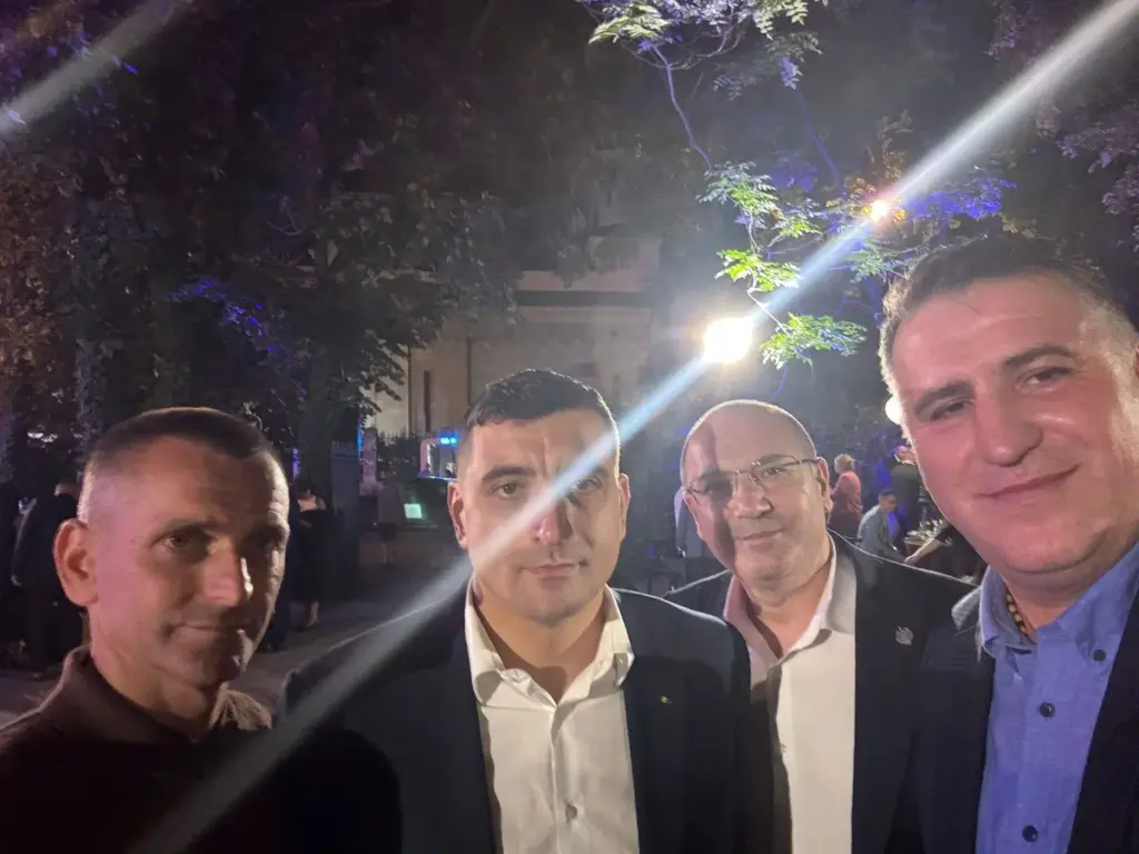  Simion, sărbătorit cu alai de politicieni ieșeni la un restaurant de lux. Liderul AUR a economisit 50.000 de euro