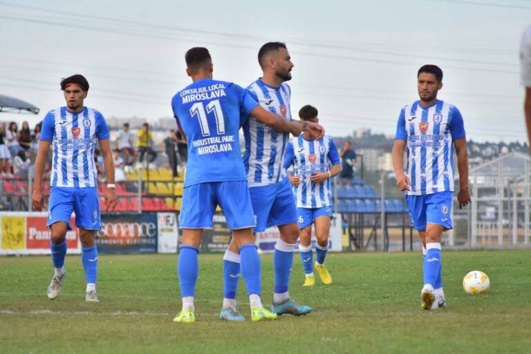 FOTBAL Remiză în derby-ul județean de la nivelul eșalonului trei